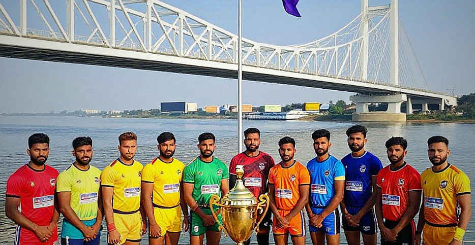 আহমেদাবাদ নোটবুক: ৪৪-৩০ স্কোরলাইনের আড়ালে ১১-৩ ট্যাকল-কলামই লিখে গেল আসল গল্প